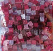 Akryl. mozaika třpytivá 5x5mm - červený mix