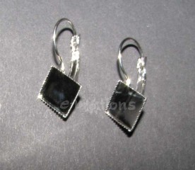 Visací náušnice - kosočtverec 10mm, nižší okraj