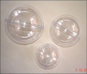Koule plast dvoudílná 12cm