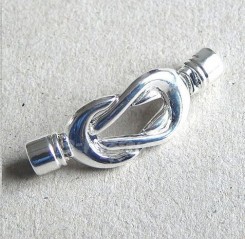 Magnet. zapínání - smyčka, postříbřené, 37x13mm